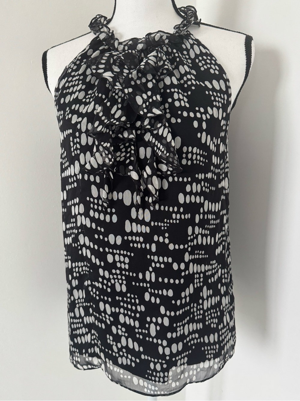 The Limited Black & White Ruffle Neck Sleeveless Blouse Size M